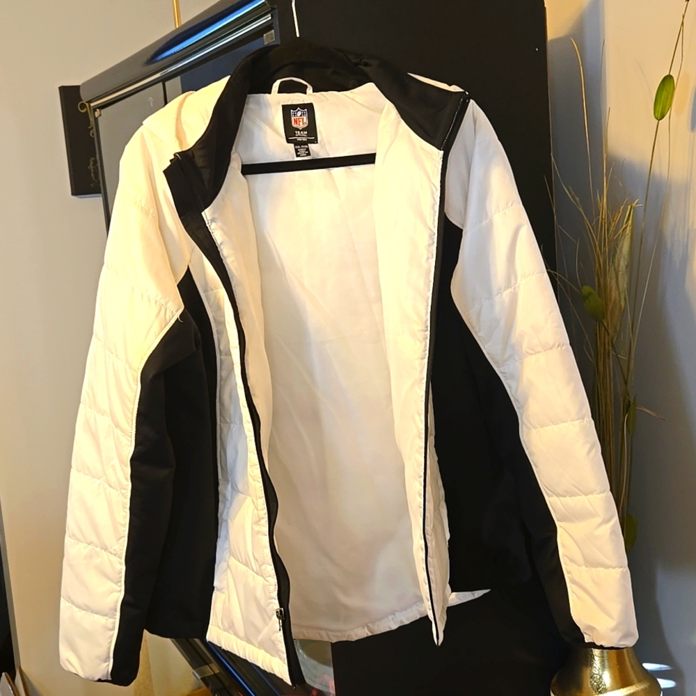 Women's NFL CINCINNATI BENGALS🖤 🧡 Logo  White Black Jacket.   XXL